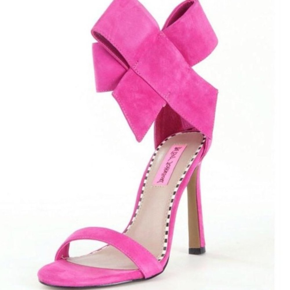 Betsey Johnson Friskyy Fuchsia sandals